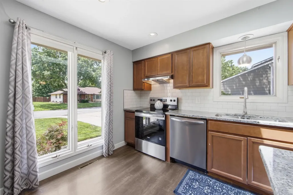2314 N Bromfield Wichita KS 67226