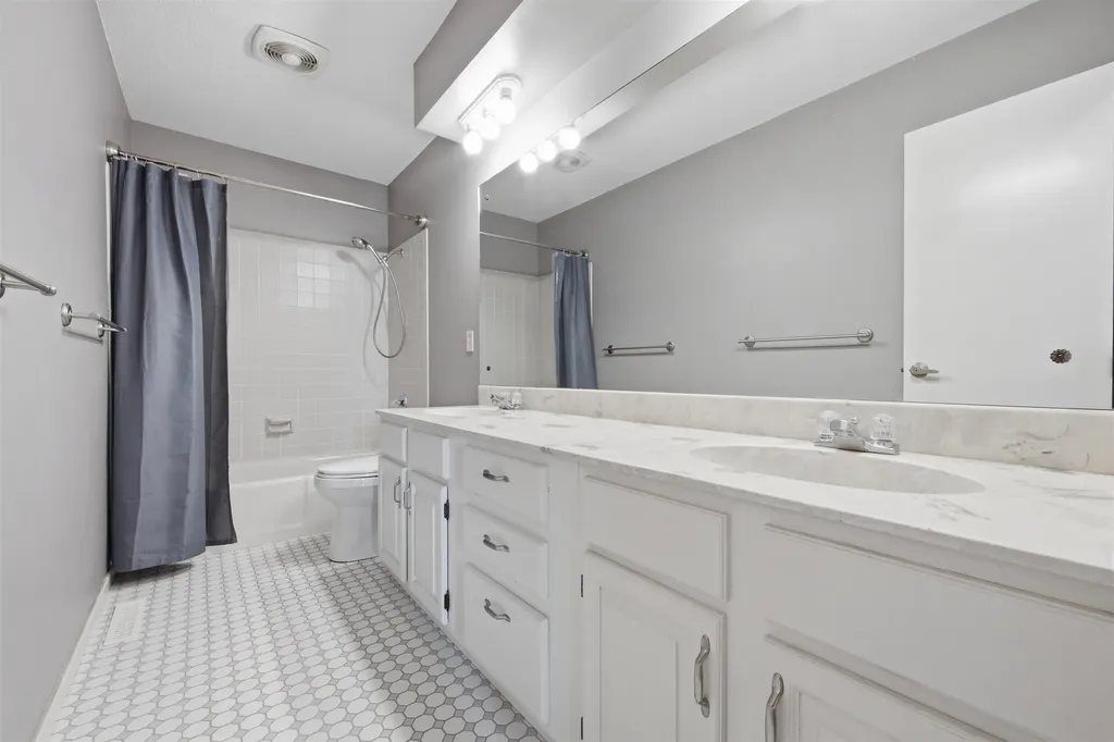 2314 N Bromfield Wichita KS 67226