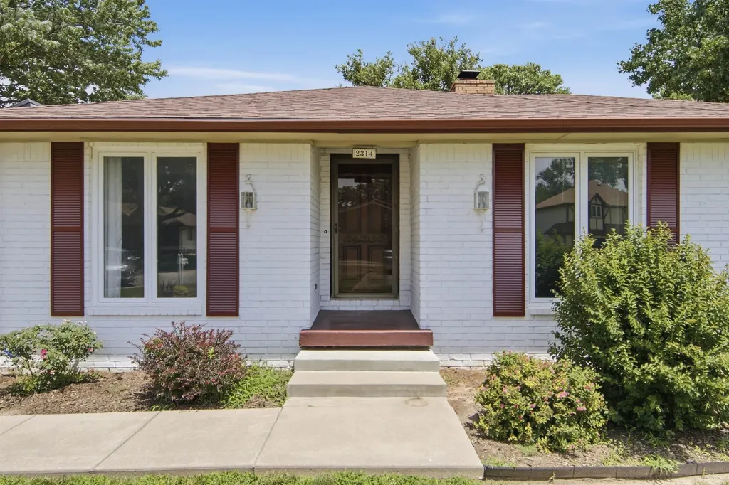 2314 N Bromfield Wichita KS 67226