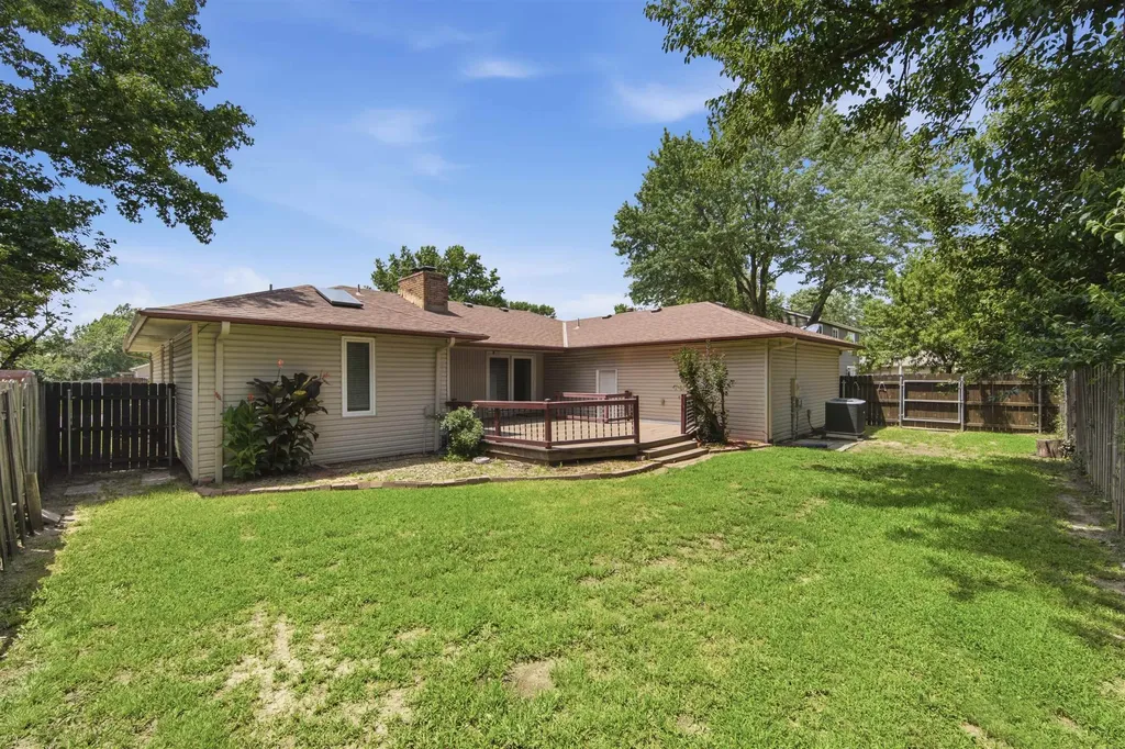 2314 N Bromfield Wichita KS 67226