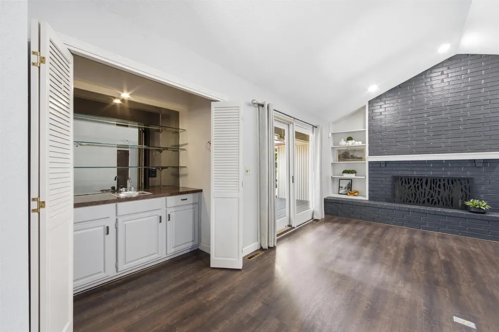 2314 N Bromfield Wichita KS 67226