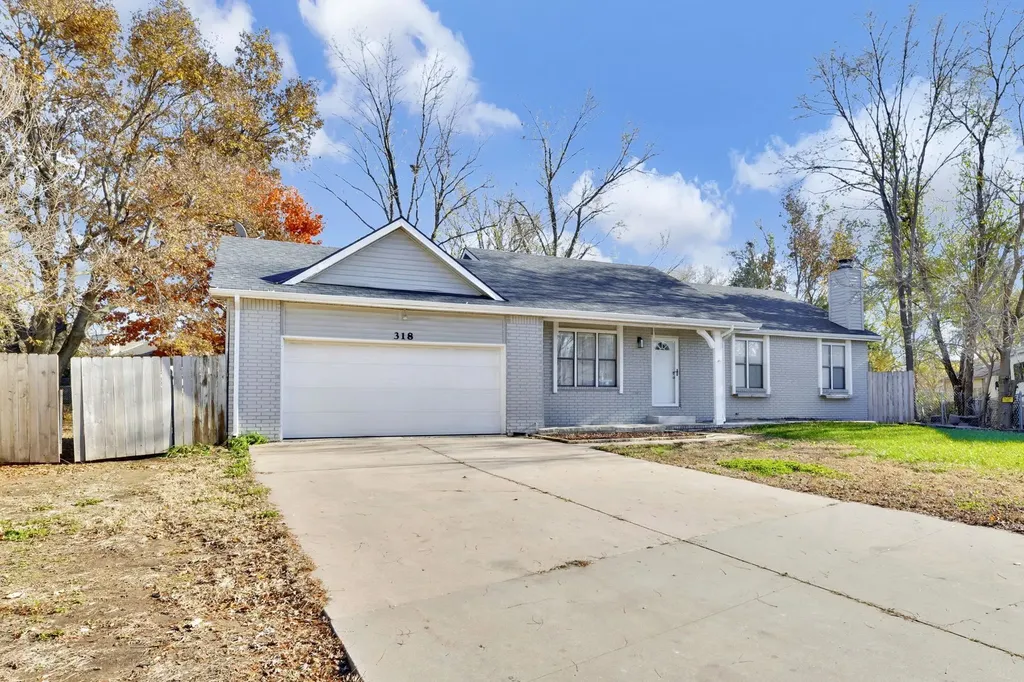 318 S Countryside Andover KS 67002