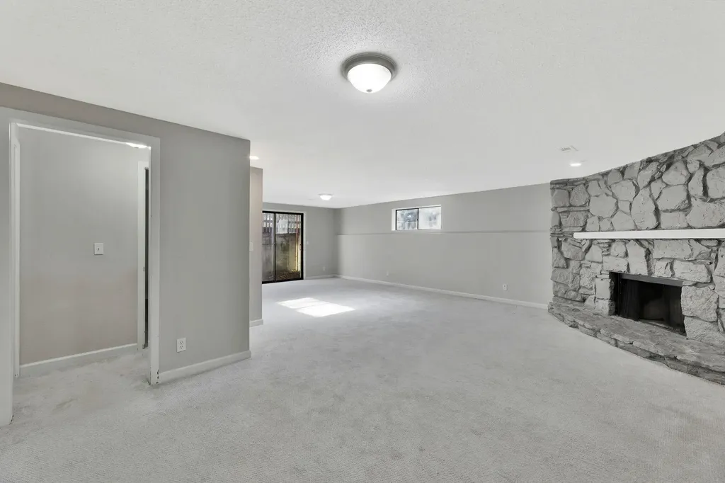 318 S Countryside Andover KS 67002