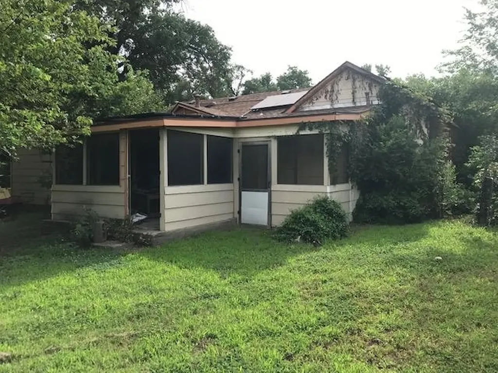 403 N Sumner Belle Plaine KS 67013
