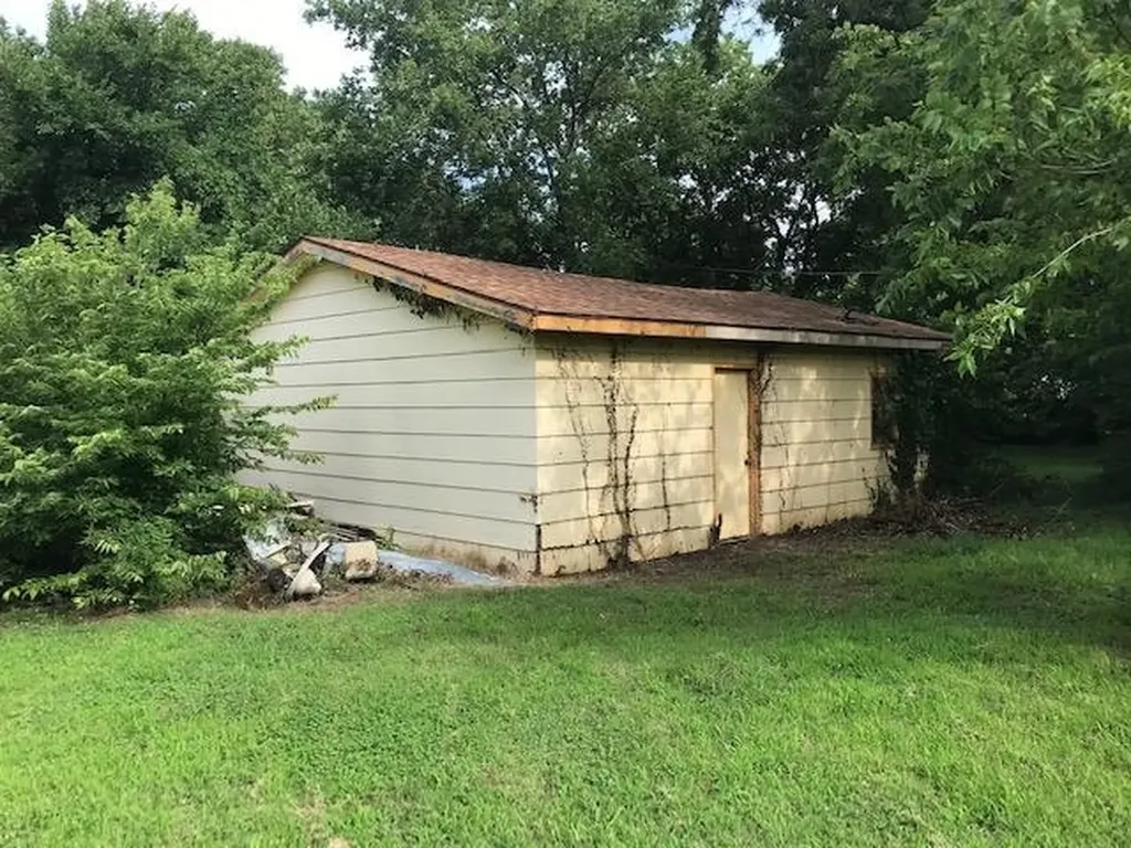 403 N Sumner Belle Plaine KS 67013