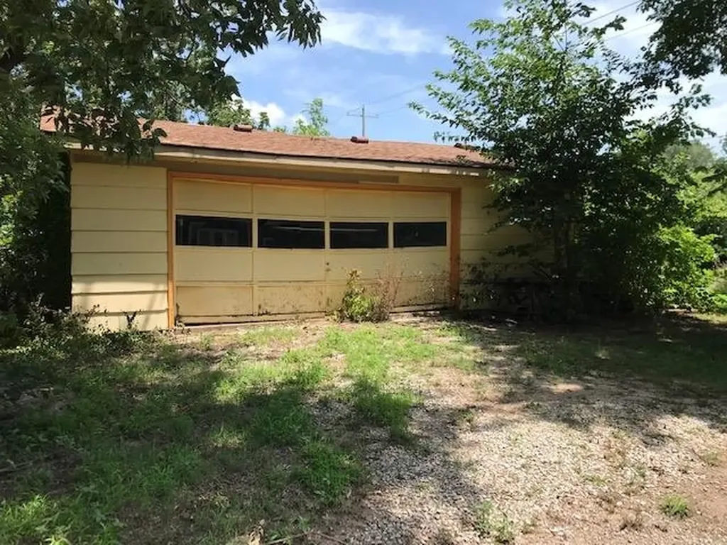 403 N Sumner Belle Plaine KS 67013