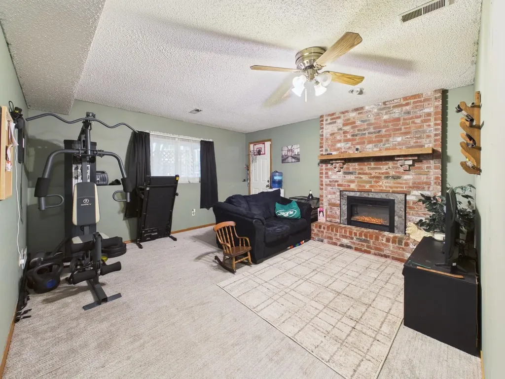 245 N Cherokee Court Kechi KS 67067
