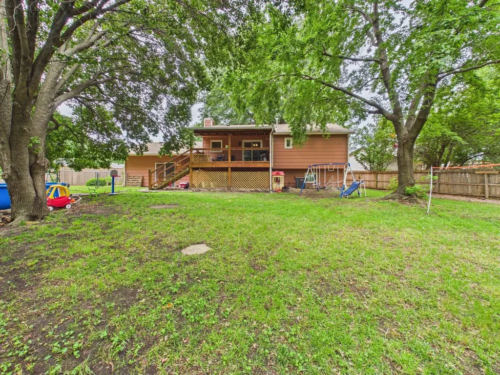 245 N Cherokee Court Kechi KS 67067