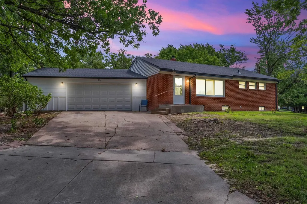 870 S Watson Lane Wichita KS 67207