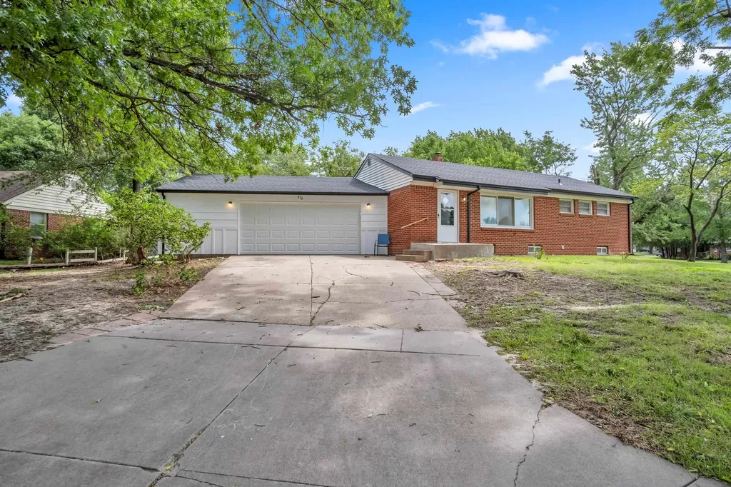870 S Watson Lane Wichita KS 67207