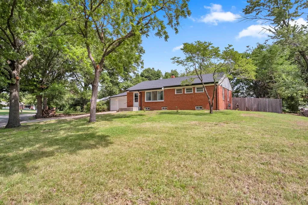 870 S Watson Lane Wichita KS 67207