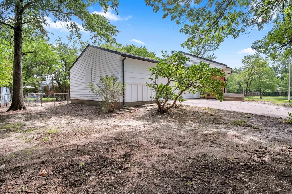 870 S Watson Lane Wichita KS 67207