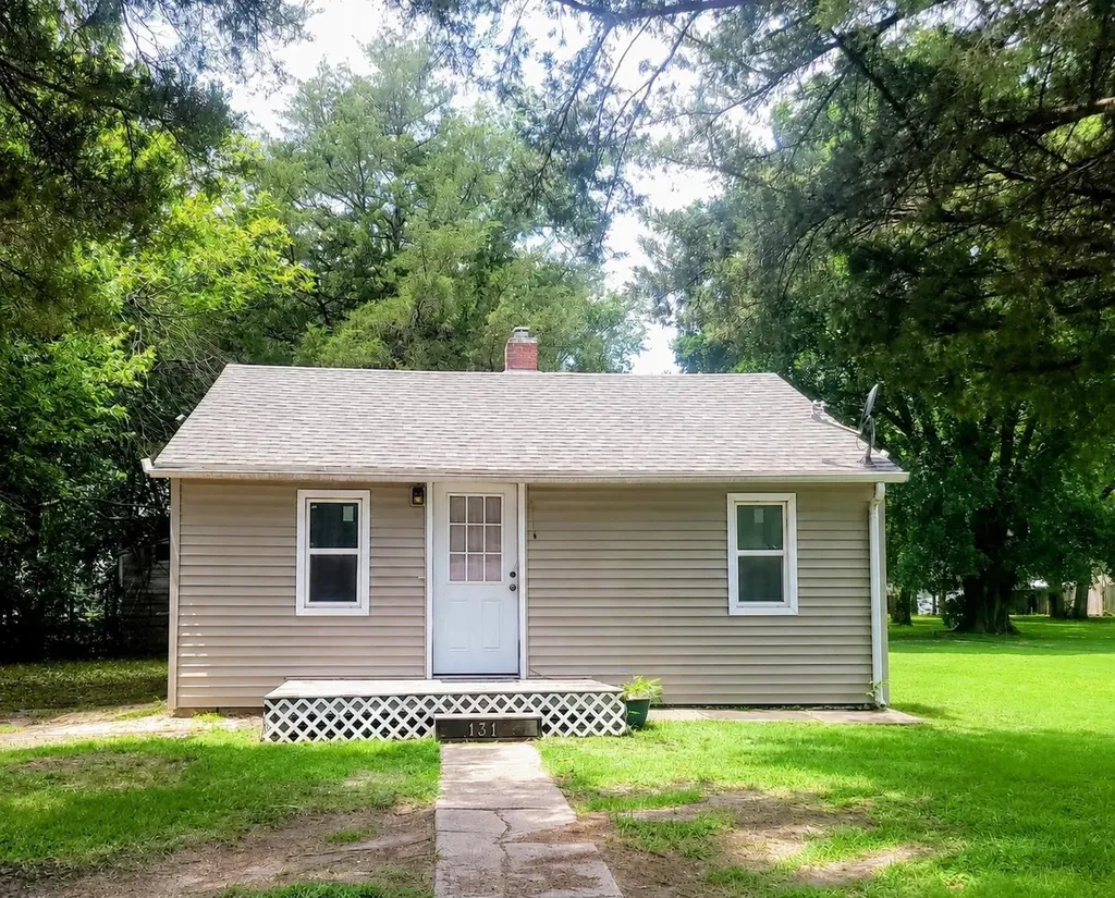 131 Glendale Newton KS 67114