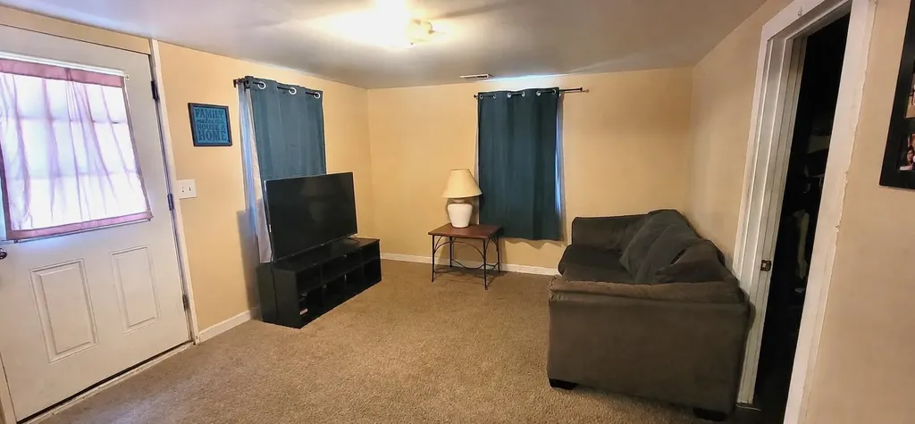 131 Glendale Newton KS 67114