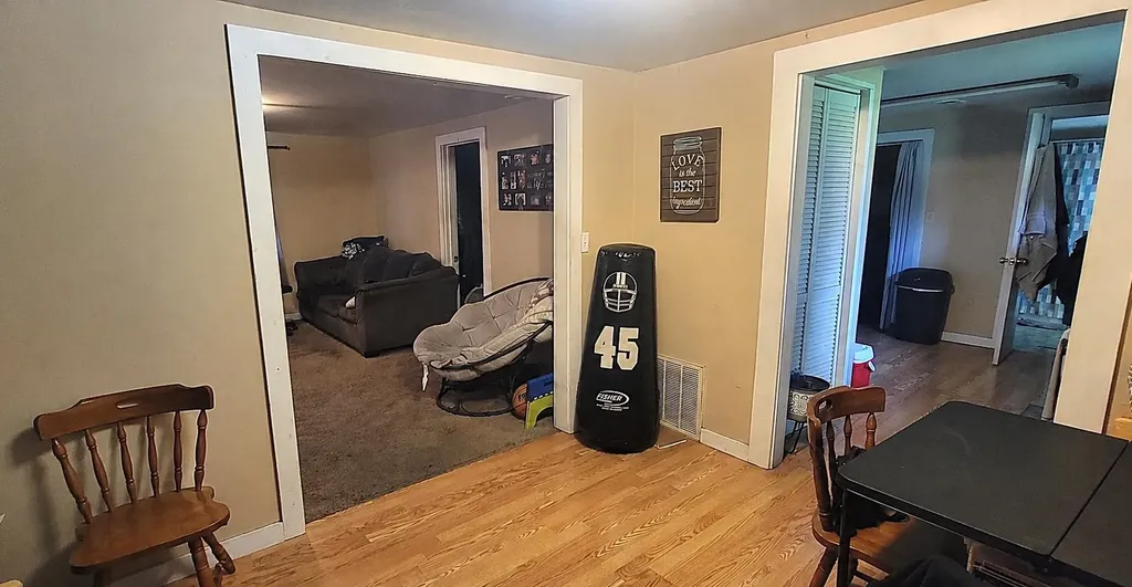 131 Glendale Newton KS 67114