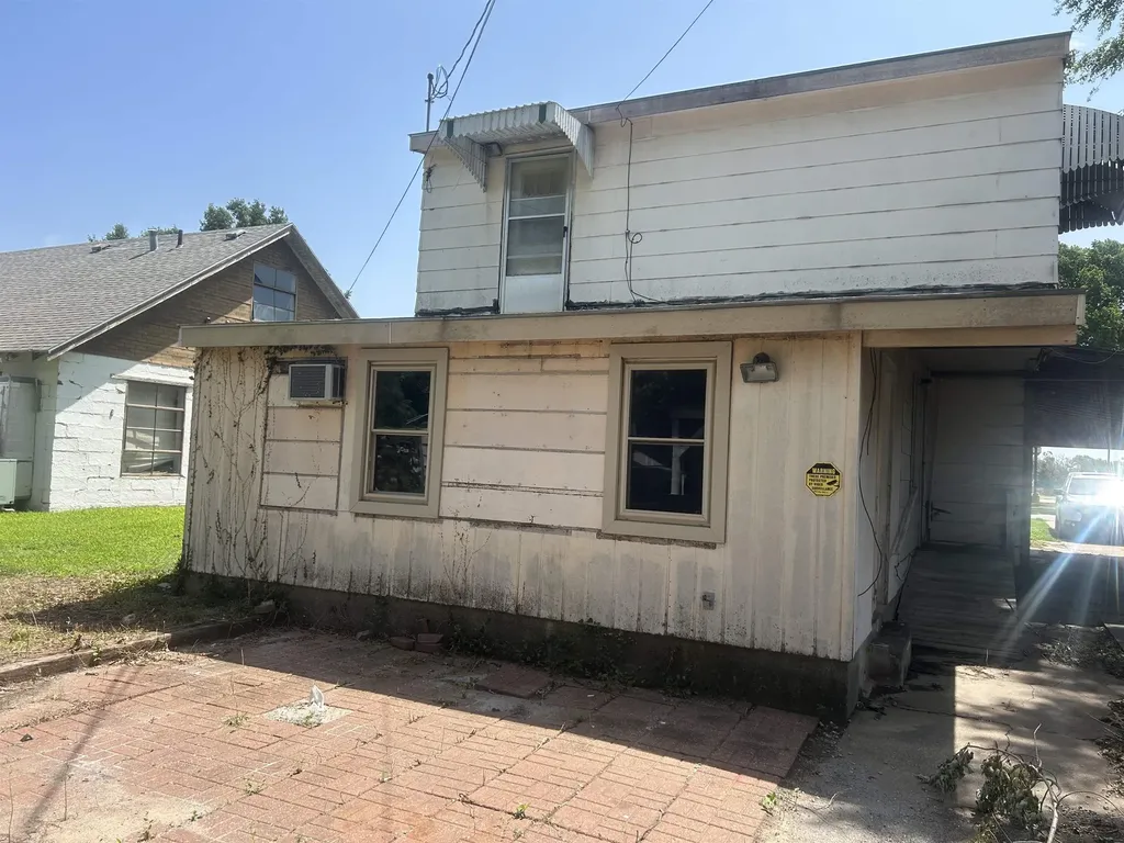 1316 N A Wellington KS 67152