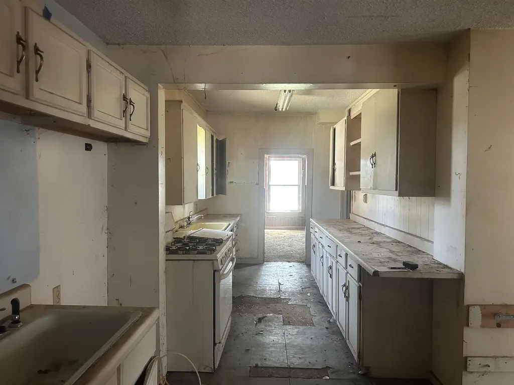 1316 N A Wellington KS 67152