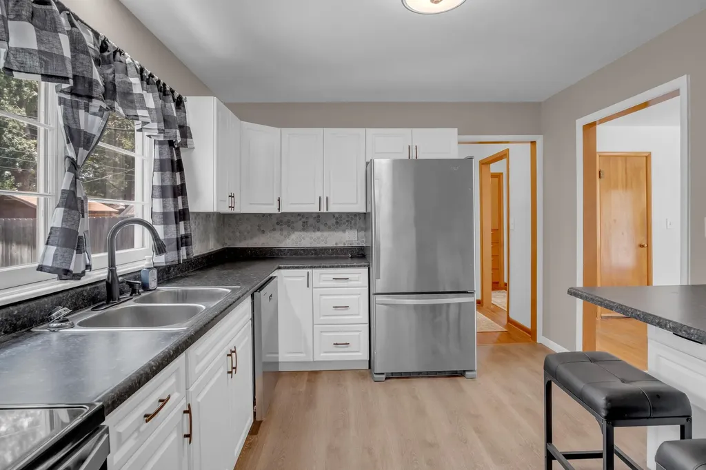 1412 W 8th Street Newton KS 67114