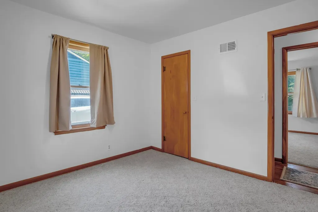 1412 W 8th Street Newton KS 67114