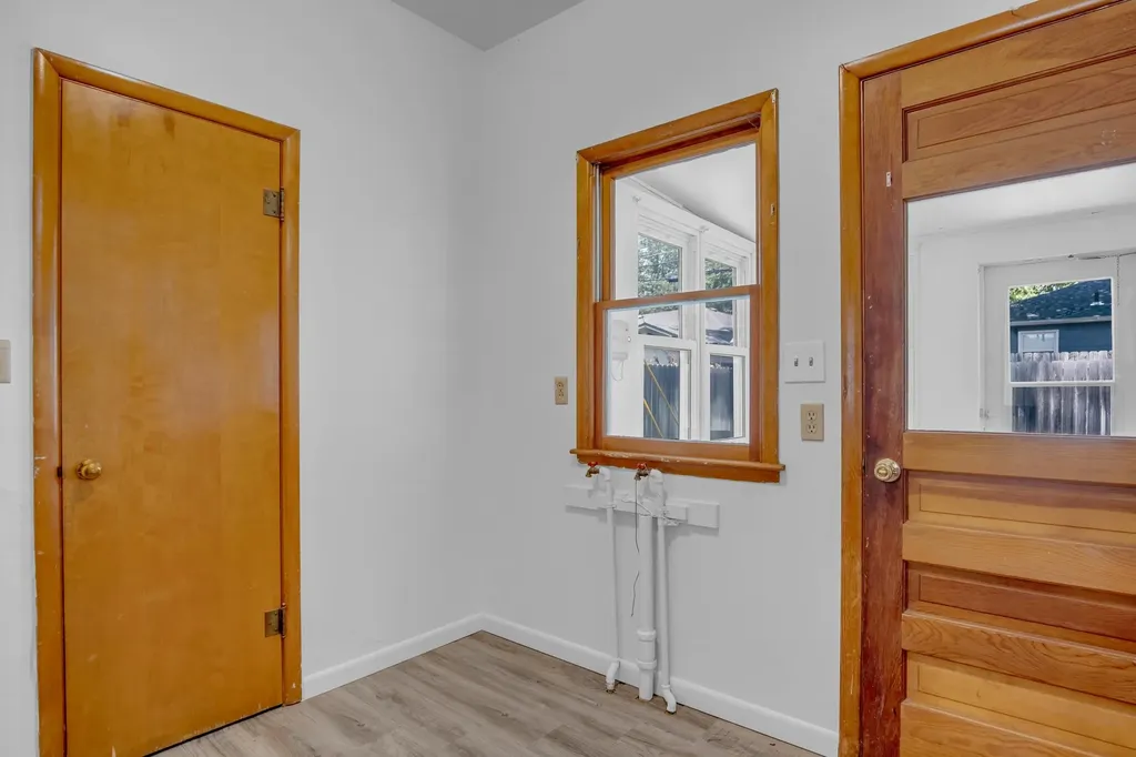 1412 W 8th Street Newton KS 67114