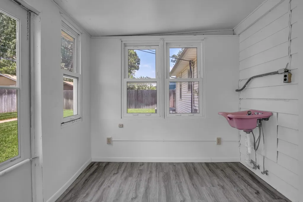 1412 W 8th Street Newton KS 67114