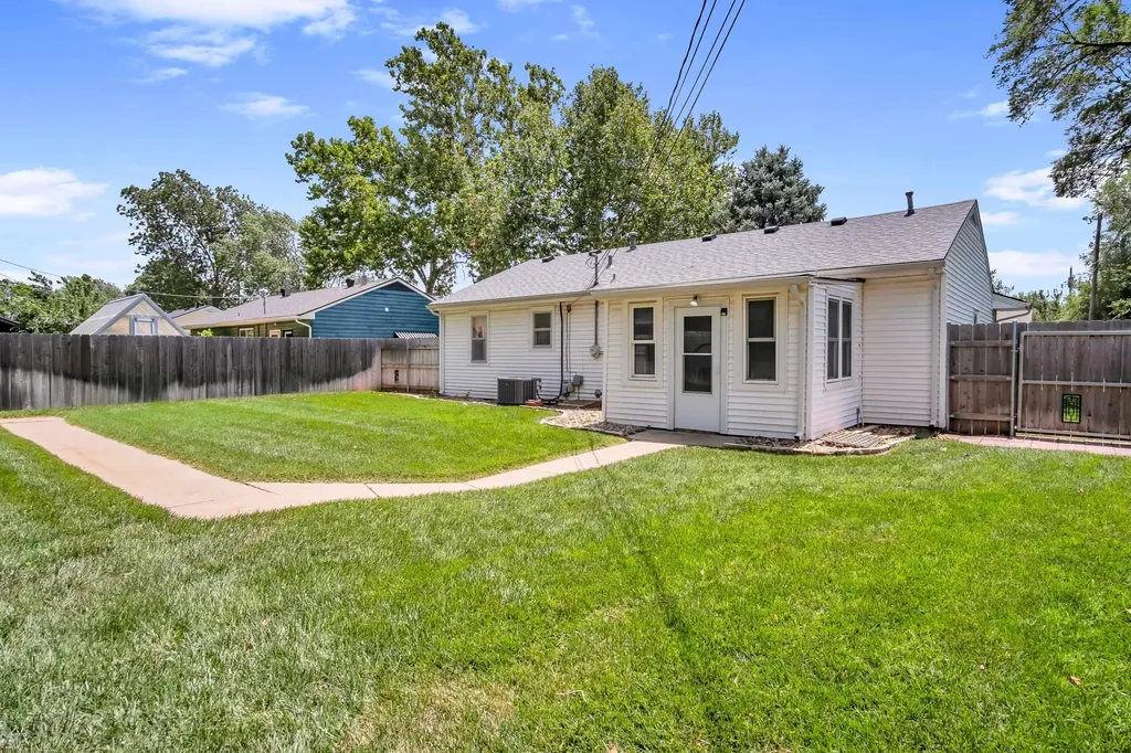 1412 W 8th Street Newton KS 67114