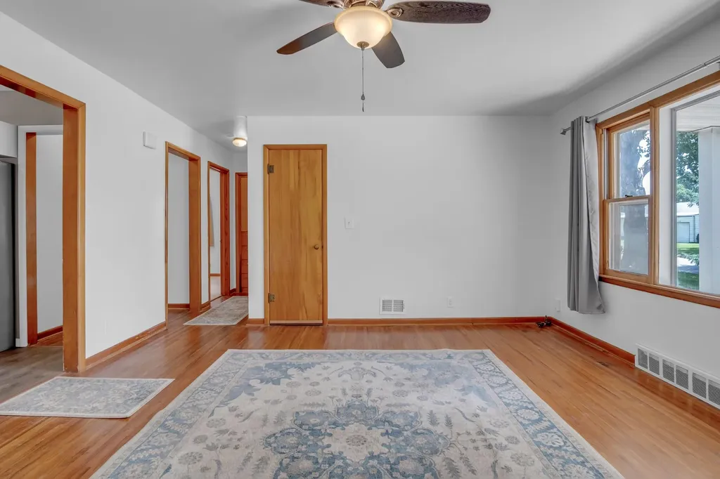1412 W 8th Street Newton KS 67114