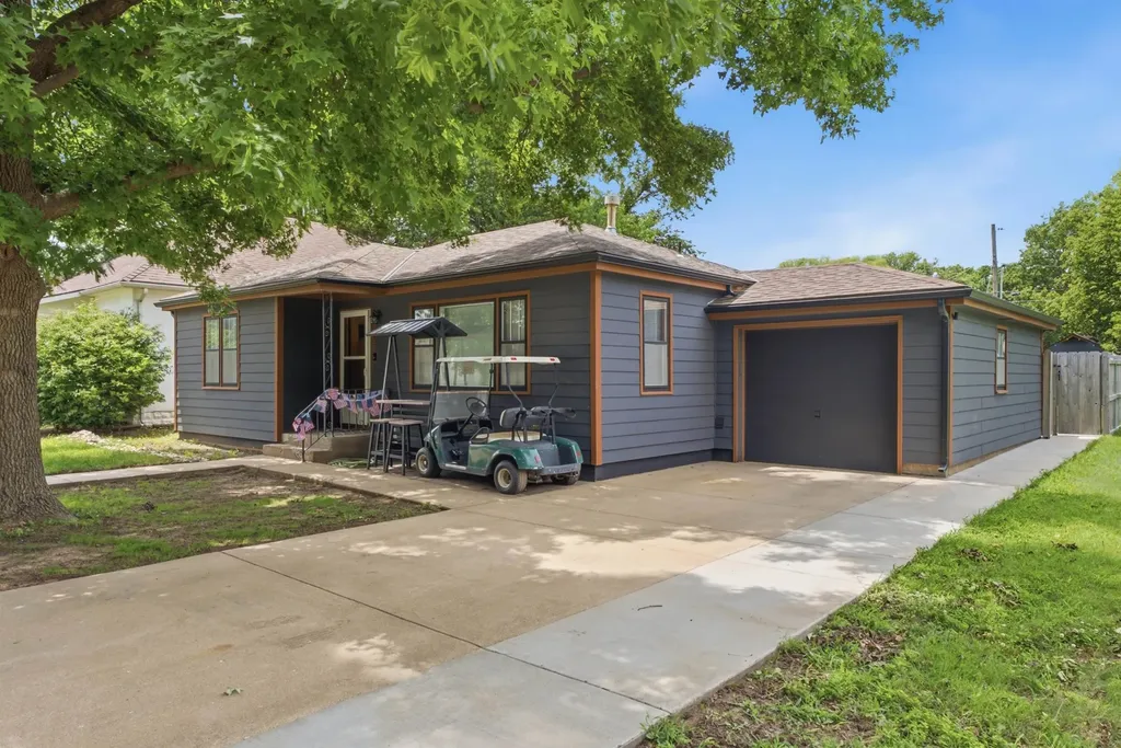 403 Magnolia Andale KS 67001