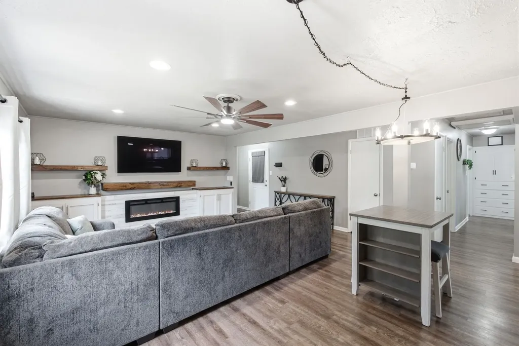 8421 W 9th Street N Wichita KS 67212