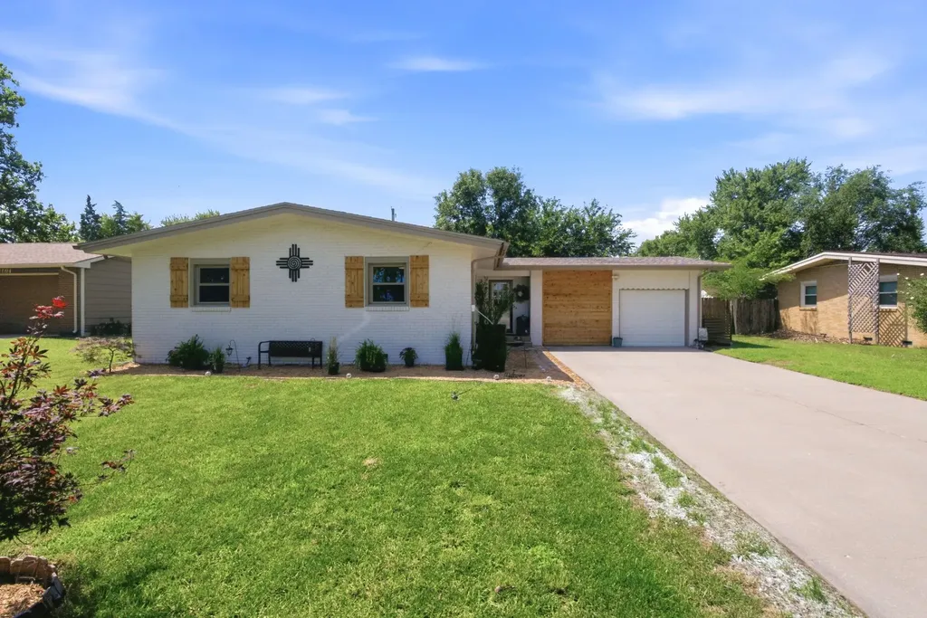 8421 W 9th Street N Wichita KS 67212
