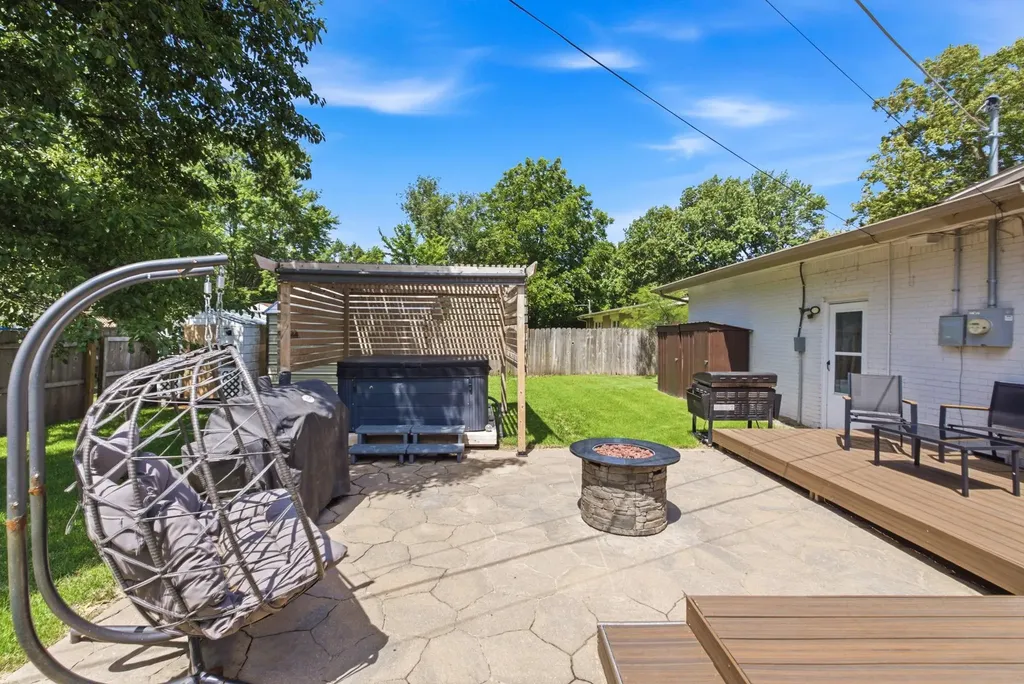 8421 W 9th Street N Wichita KS 67212