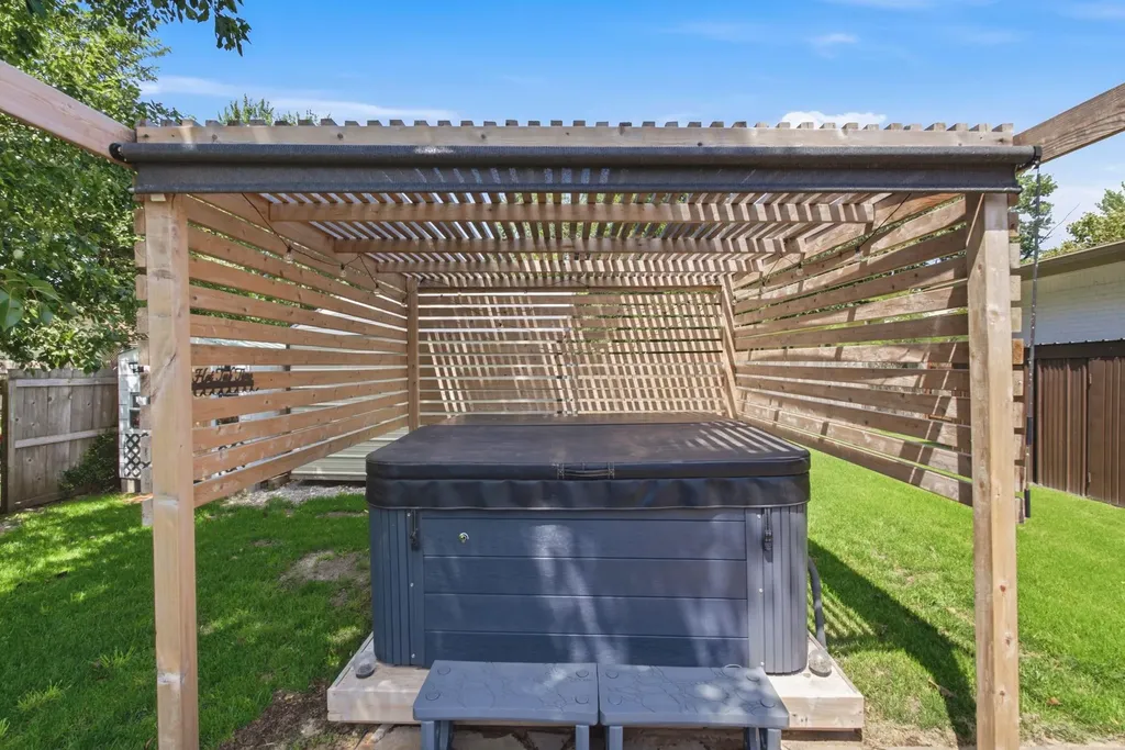 8421 W 9th Street N Wichita KS 67212