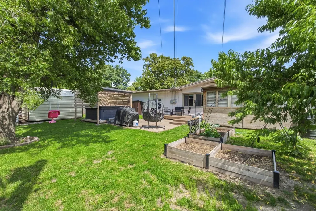 8421 W 9th Street N Wichita KS 67212