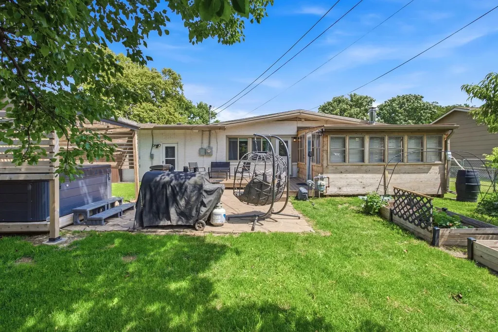 8421 W 9th Street N Wichita KS 67212