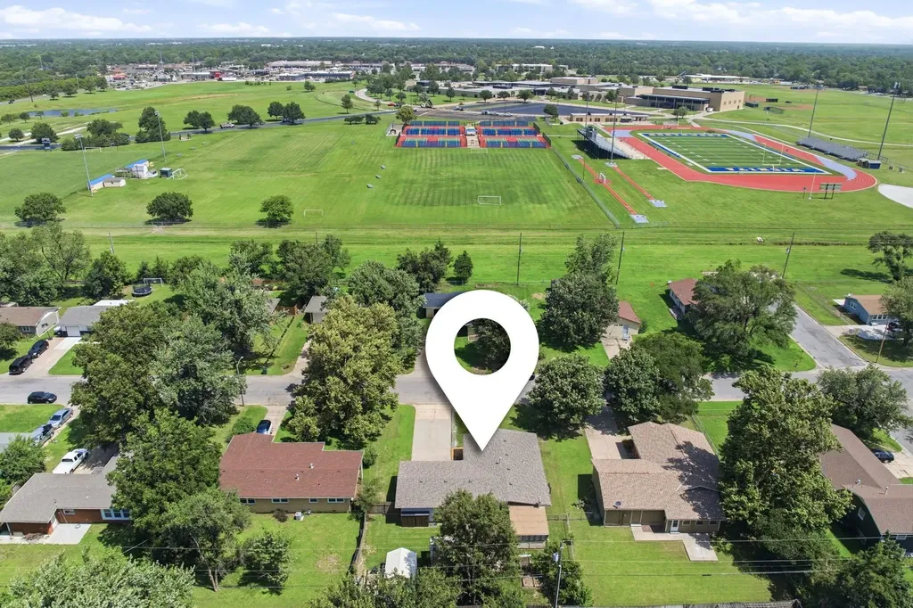 8421 W 9th Street N Wichita KS 67212