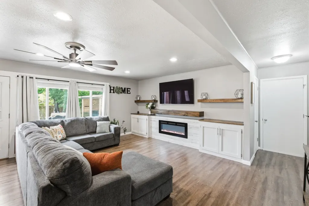 8421 W 9th Street N Wichita KS 67212