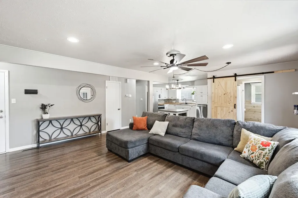 8421 W 9th Street N Wichita KS 67212