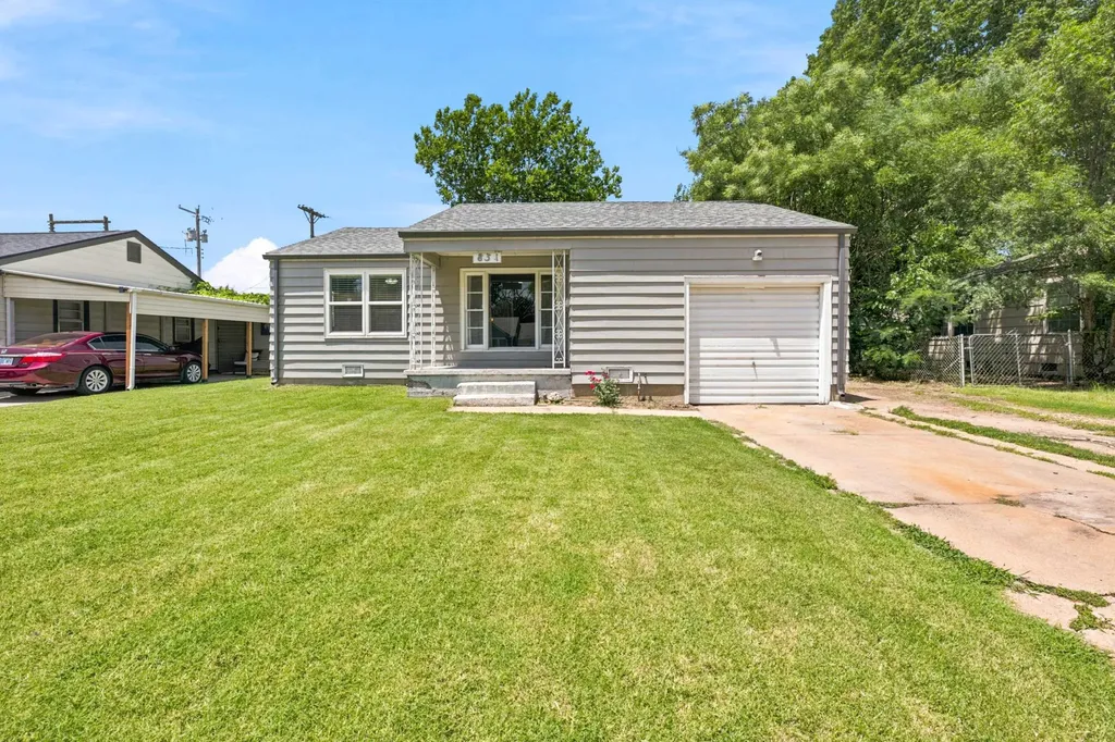 831 S Christine Avenue Wichita KS 67218