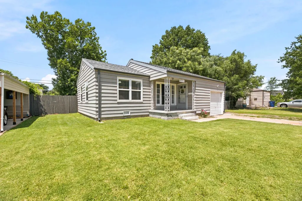 831 S Christine Avenue Wichita KS 67218