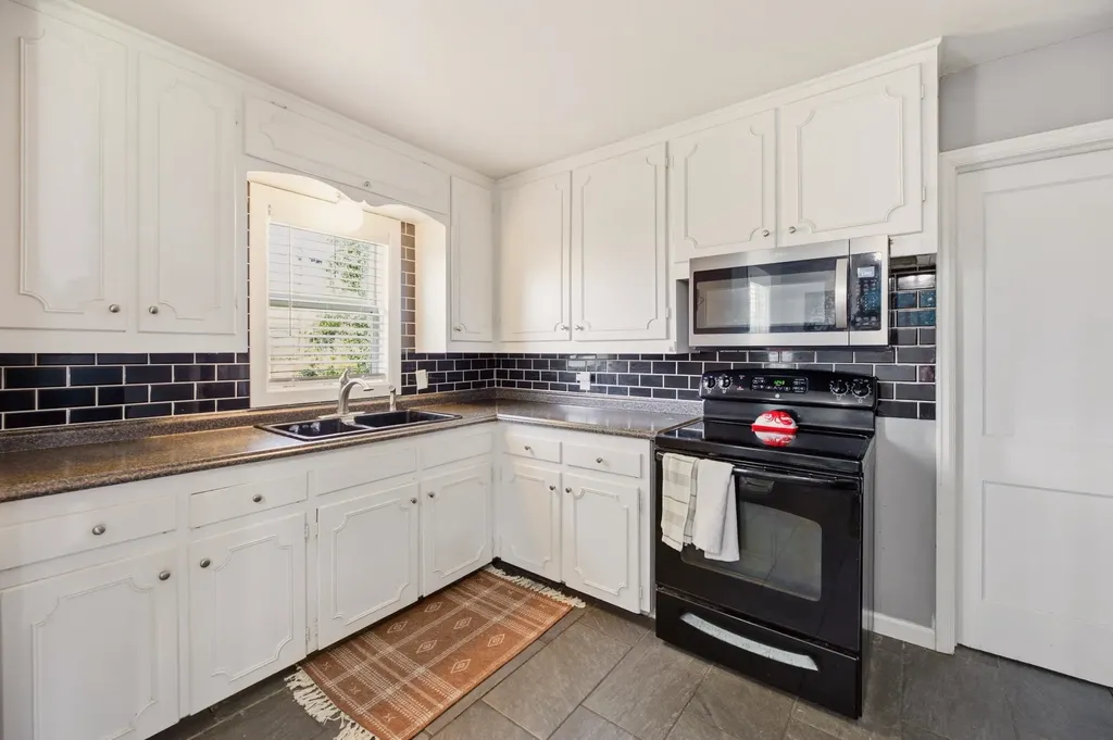 831 S Christine Avenue Wichita KS 67218