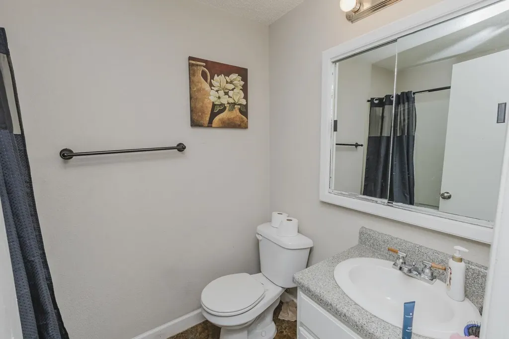 3159 S Bunker Hill Wichita KS 67210