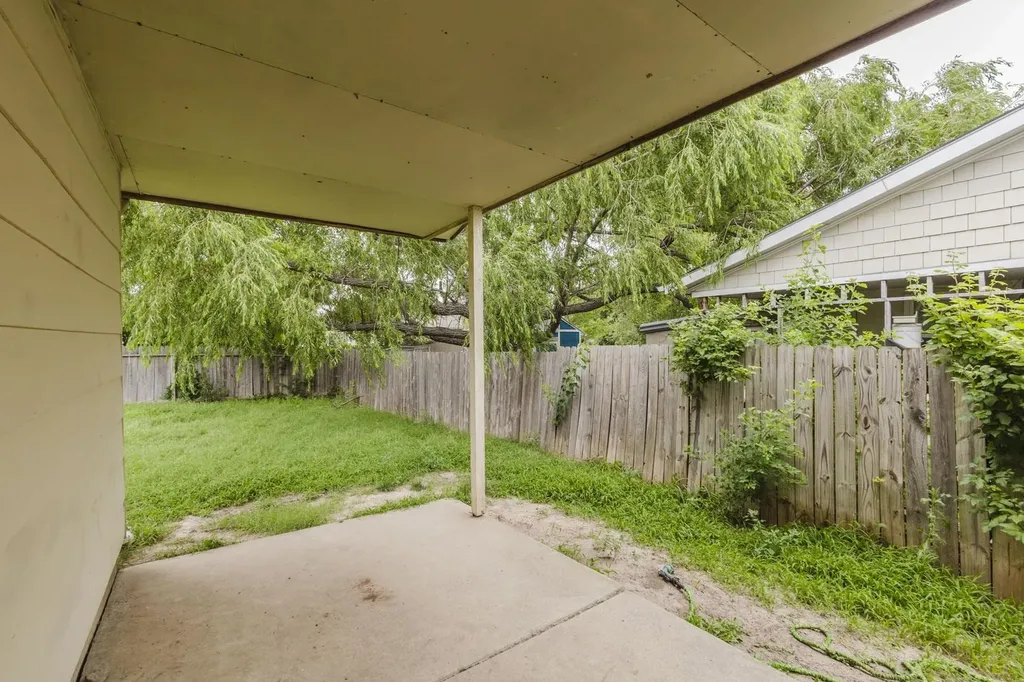 3159 S Bunker Hill Wichita KS 67210