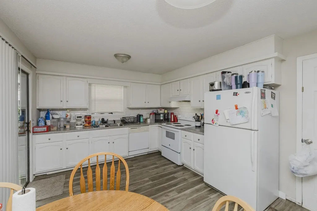 3159 S Bunker Hill Wichita KS 67210