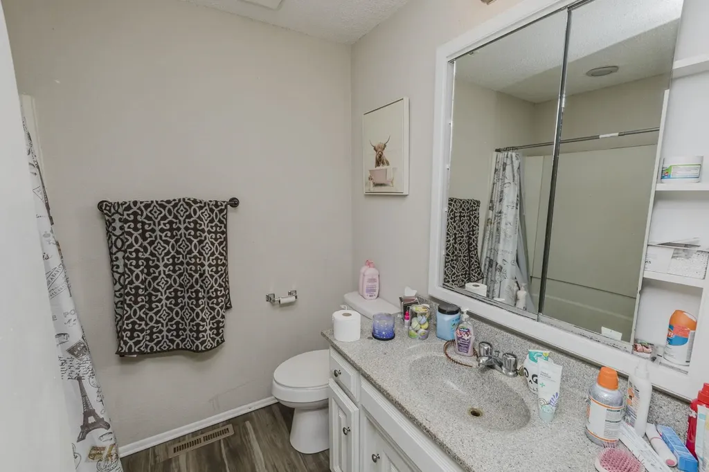 3159 S Bunker Hill Wichita KS 67210