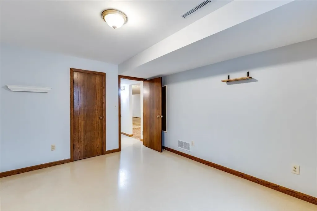 727 Crescent Hesston KS 67062