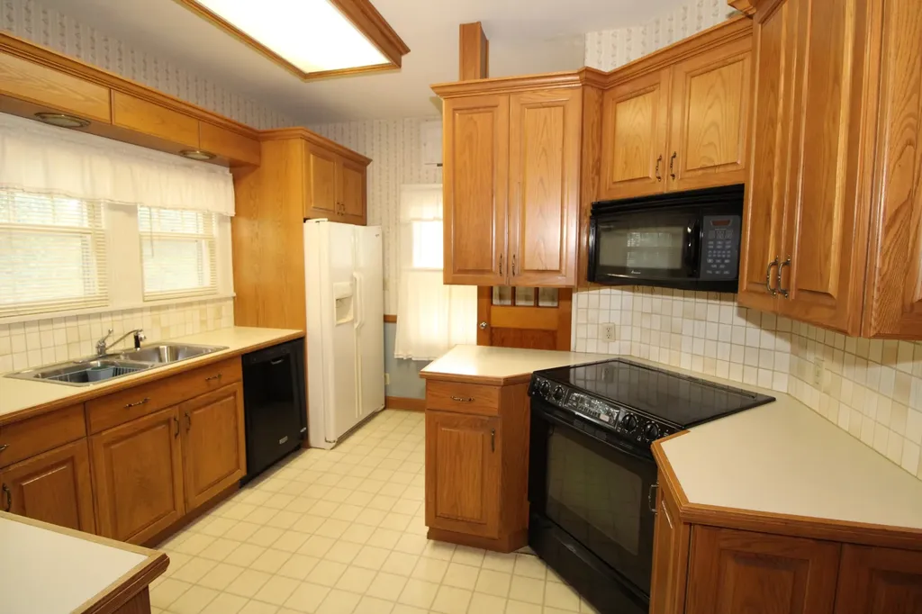 823 W Pine Avenue El Dorado KS 67042