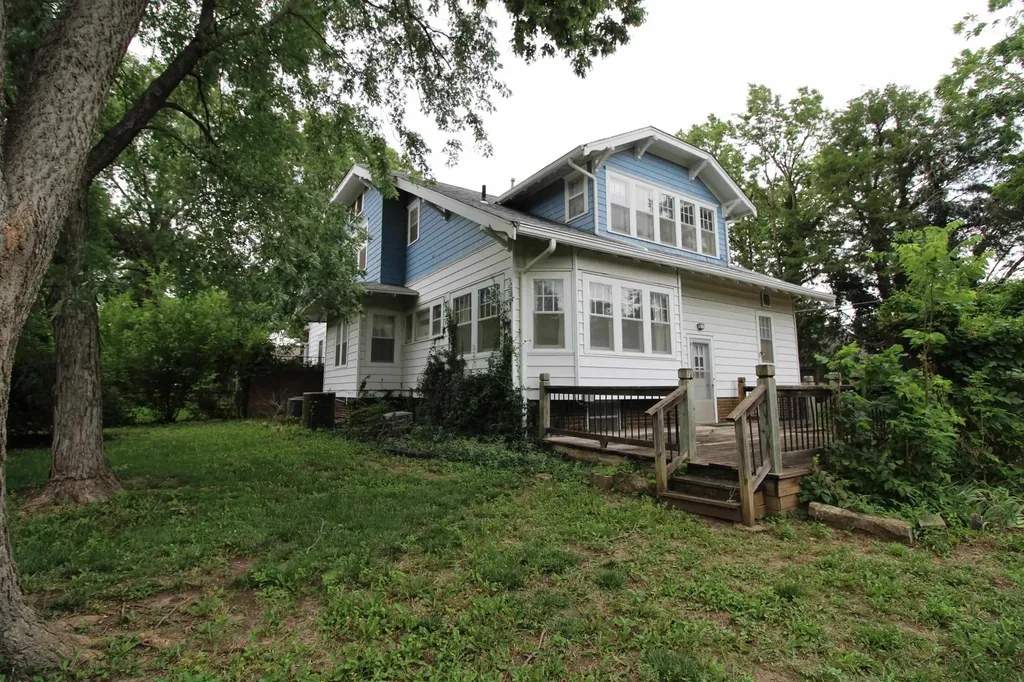 823 W Pine Avenue El Dorado KS 67042