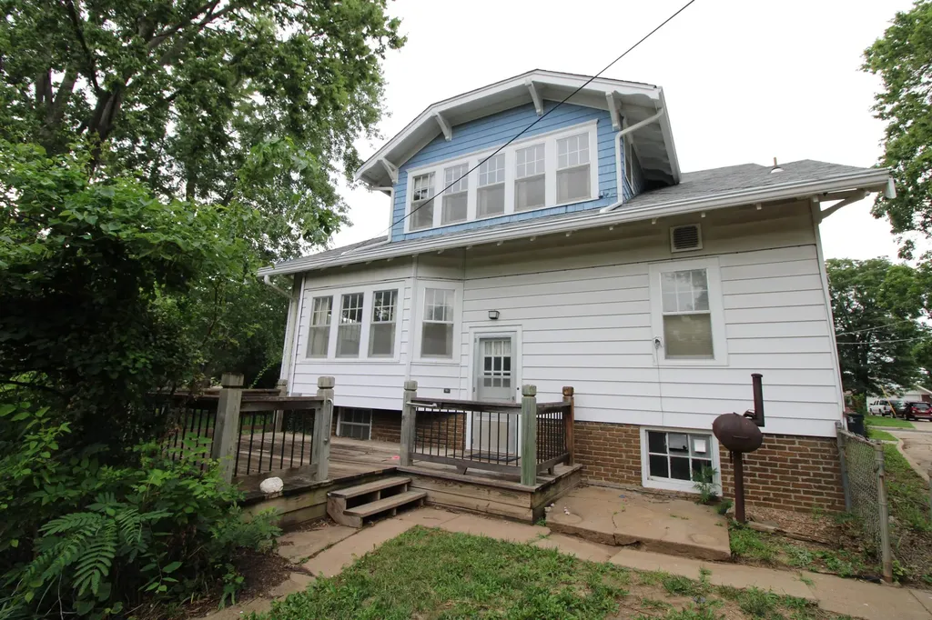 823 W Pine Avenue El Dorado KS 67042