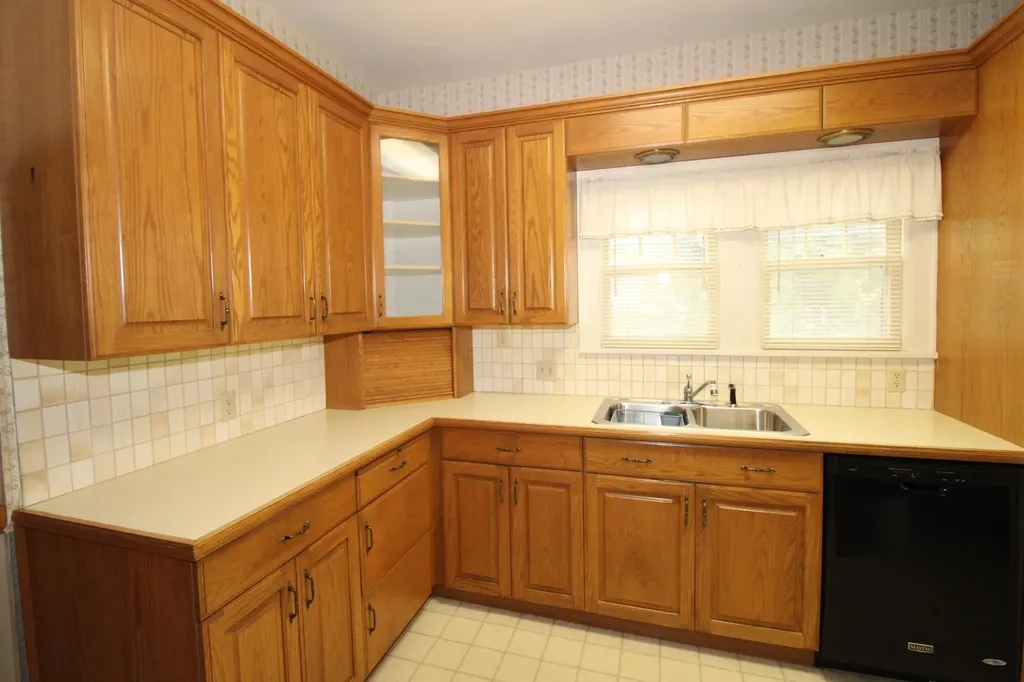 823 W Pine Avenue El Dorado KS 67042