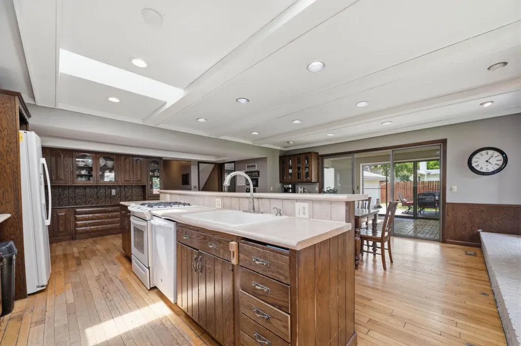 8226 E Peach Tree Lane Wichita KS 67207